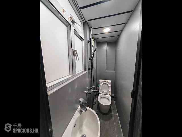 Central - 12, Gough Street 04