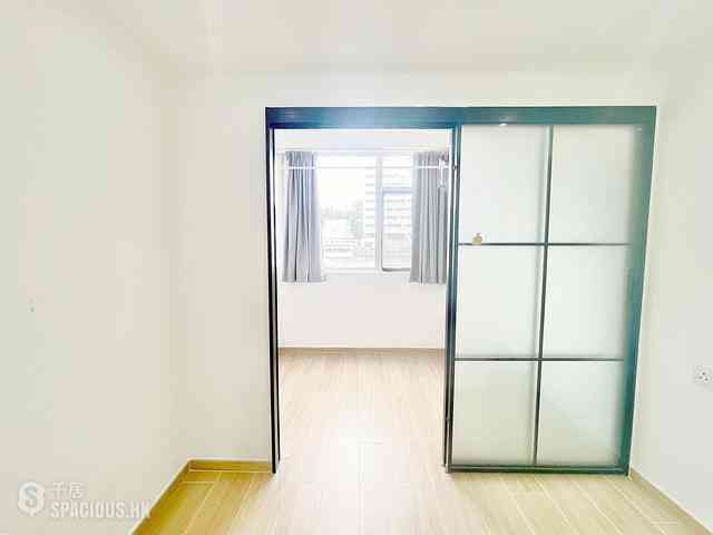 Mong Kok - Kwok Chai Building 01