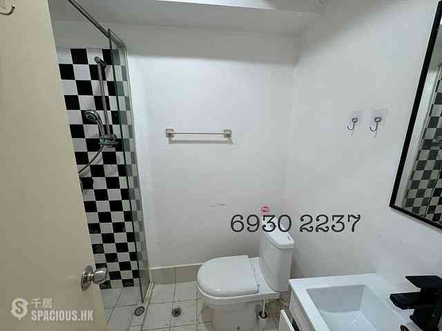 Sheung Wan - 119, Wing Lok Street 06