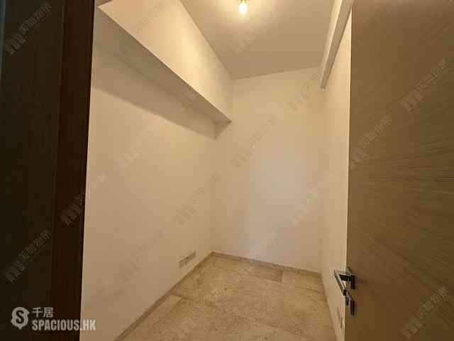 Pak Shek Kok - St Martin Phase 1 Tower 5 09