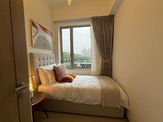 Gold Coast / So Kwun Wat - Grand Jeté 03