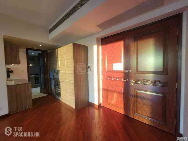 Yau Ma Tei - The Coronation Tower 3 06