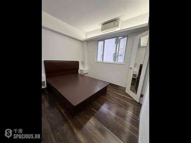 Sai Ying Pun - Sun Luen Building 02