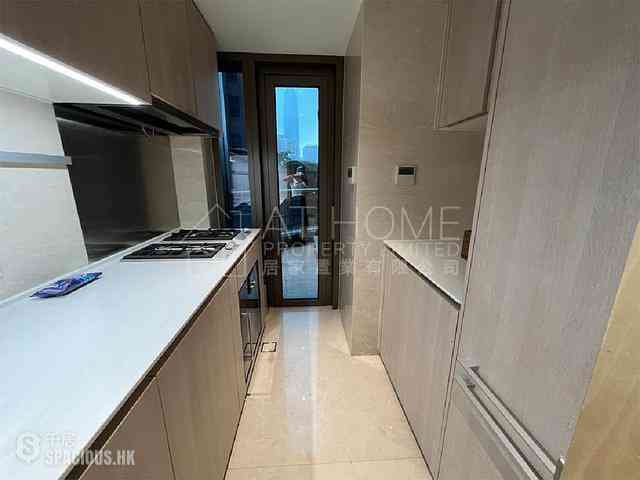 Mid Levels Central - 3, MacDonnell Road 08