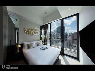Wan Chai - The Luna 04