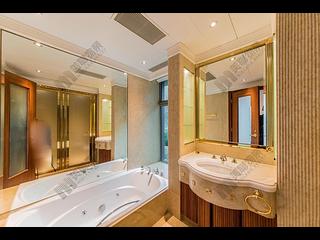 Mid Levels Central - Regence Royale Tower 1 09