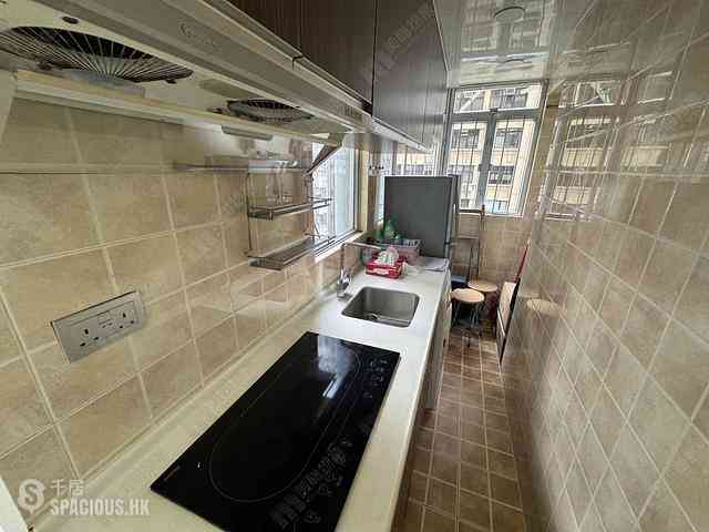 Sai Ying Pun - New Start Building 03