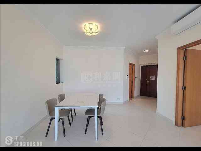 West Kowloon - Sorrento Phase 2 Block 1 03
