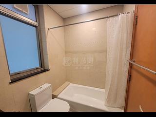 West Kowloon - Sorrento Phase 2 Block 1 07