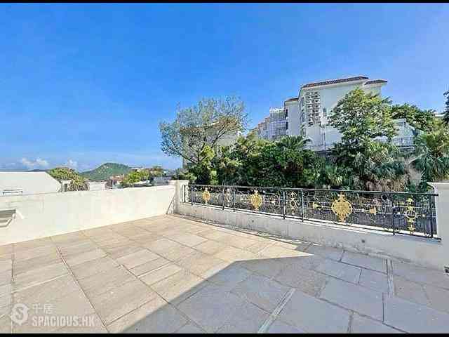 Chung Hom Kok - Magnolia (The Crown Villas) 03