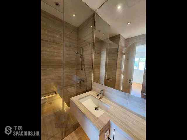 Chung Hom Kok - Magnolia (The Crown Villas) 12
