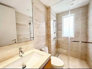 Chung Hom Kok - Magnolia (The Crown Villas) 14