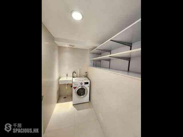 Chung Hom Kok - Magnolia (The Crown Villas) 20