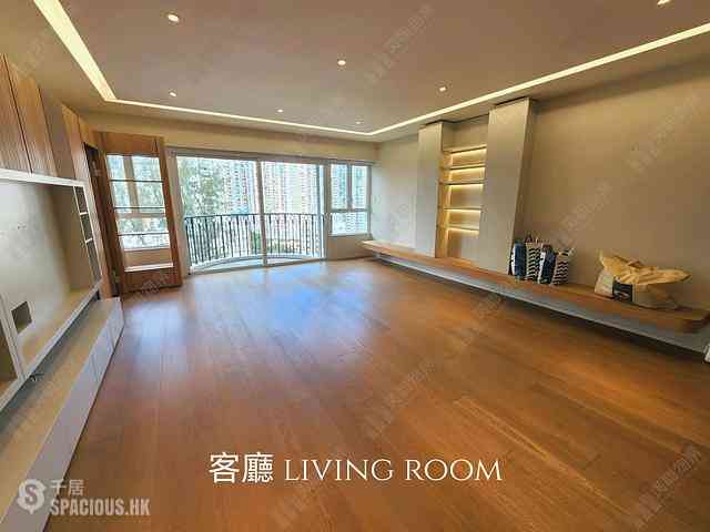 Tai Hang - Carnation Court 01