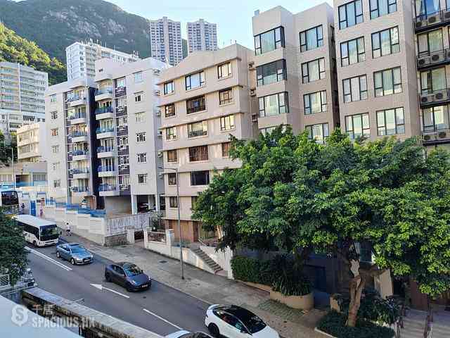 Happy Valley - 79-81, Blue Pool Road 13