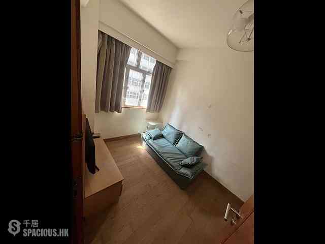 Wan Chai - Shun Fat Building 01