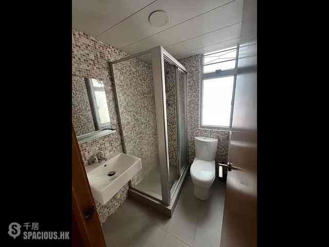 Wan Chai - Shun Fat Building 04