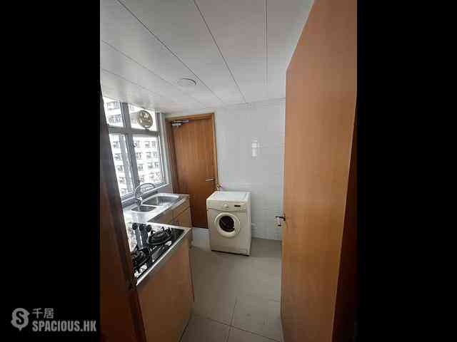 Wan Chai - Shun Fat Building 05