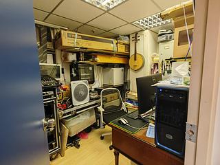 Tsim Sha Tsui - Leader Commercial Building 05