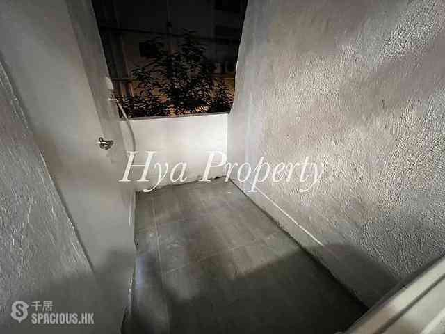 Sai Ying Pun - Fuk Shing Building 08
