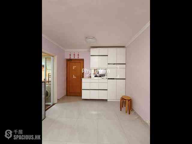 Tseung Kwan O - The Metro City Phase 3 The Metropolis 03