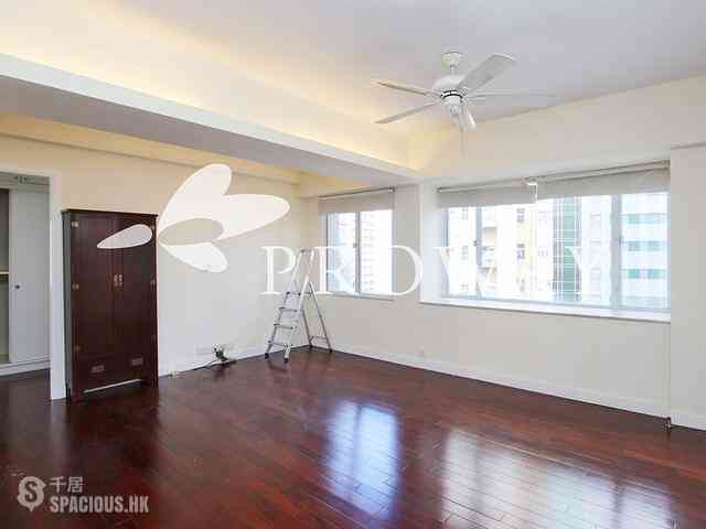 Sheung Wan - Shun Loong Building 03