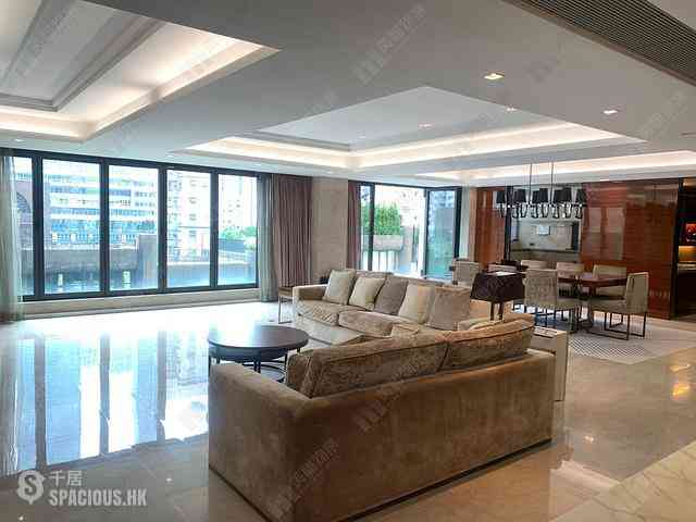 Happy Valley - The Hampton 01