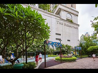 Tai Kok Tsui - The Hermitage Block 8 02