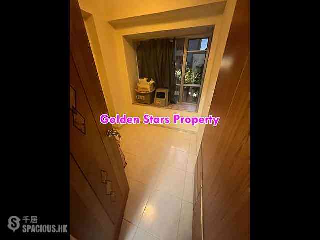 Sai Ying Pun - Yuk Ming Towers 02