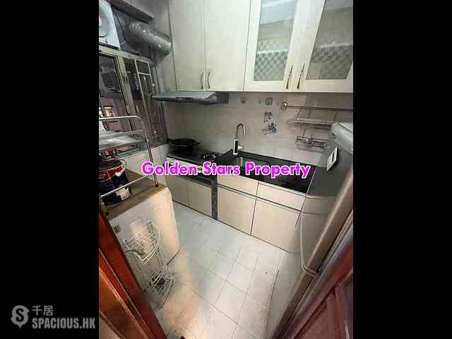 Sai Ying Pun - Yuk Ming Towers 05