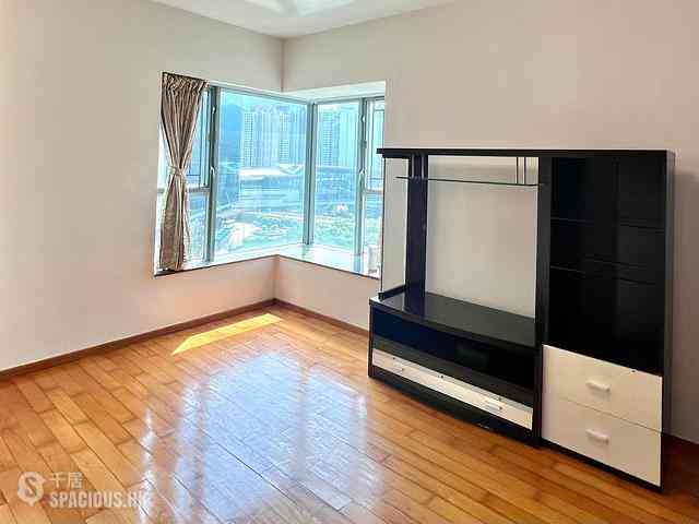 Tung Chung - Seaview Crescent Block 2 01