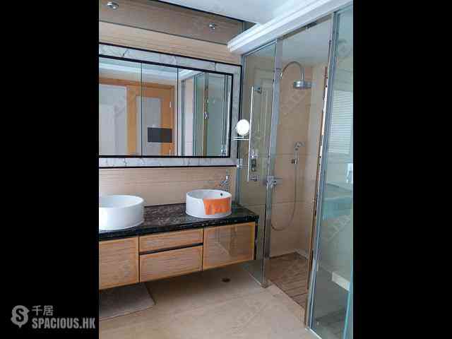Tai Kok Tsui - Harbour Green Tower 2 08