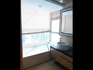 Tai Kok Tsui - Harbour Green Tower 2 12