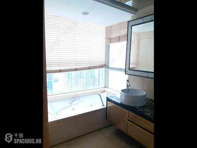 Tai Kok Tsui - Harbour Green Tower 2 12