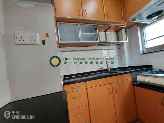 Sai Ying Pun - Yin Tak Building 04