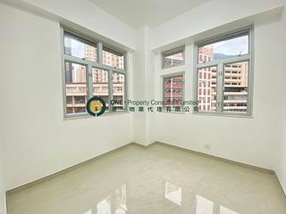 Shek Tong Tsui - Chong Yip Centre Block C 06