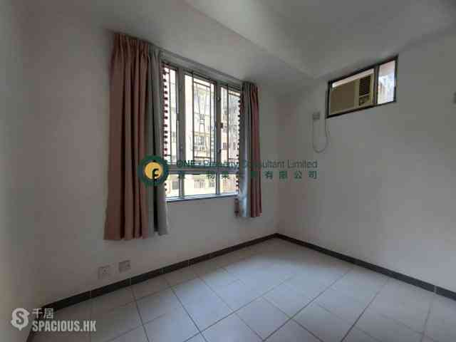 Sai Ying Pun - Yin Tak Building 06