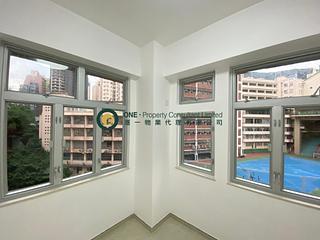 Shek Tong Tsui - Chong Yip Centre Block C 07