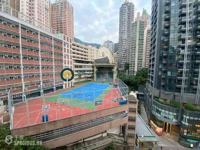 Shek Tong Tsui - Chong Yip Centre Block C 08