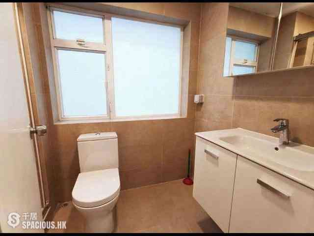 Wan Chai - 27, Queen's Road East 06