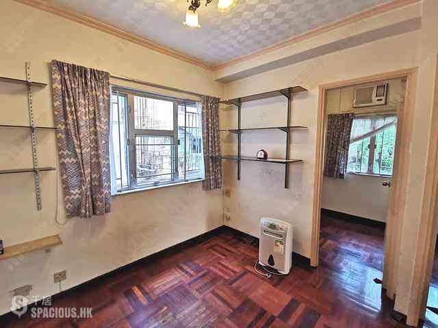 Wan Chai - Luen Lee Building 01