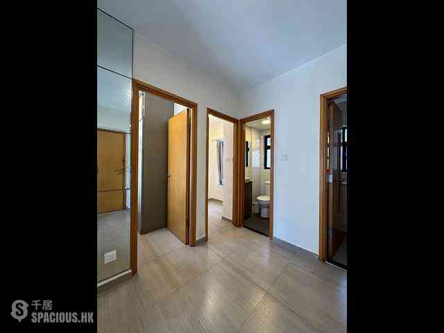 Wan Chai - 112, Johnston Road 03