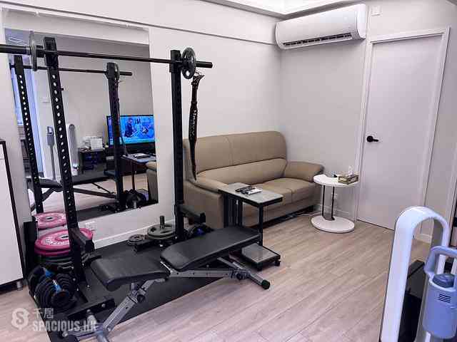 Wan Chai - Tonnochy Towers Block B 07
