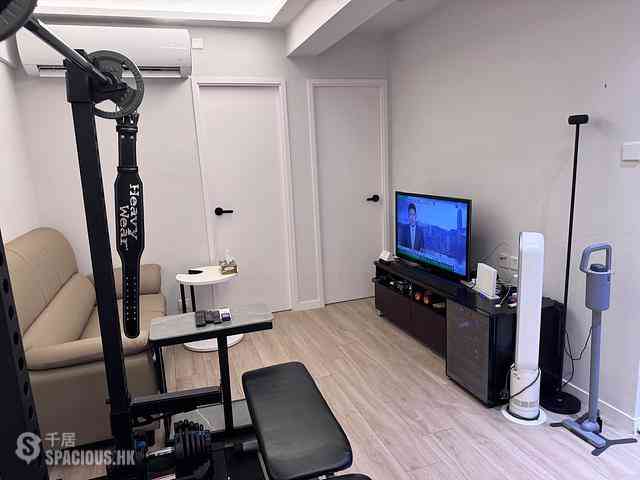Wan Chai - Tonnochy Towers Block B 01
