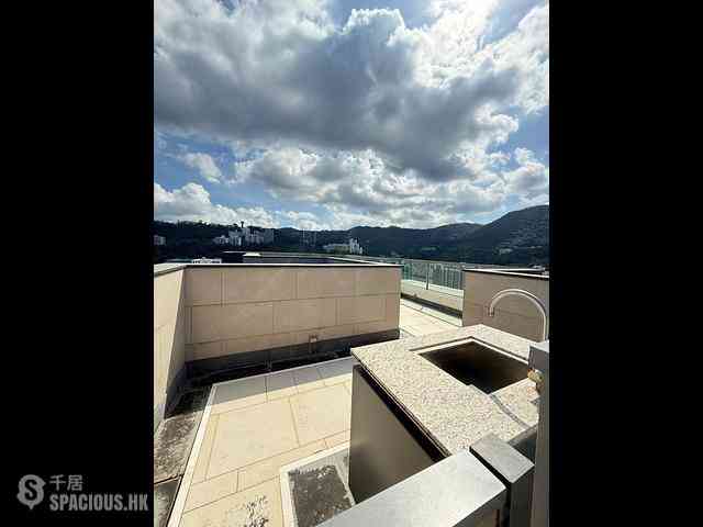 Pak Shek Kok - St Martin 08