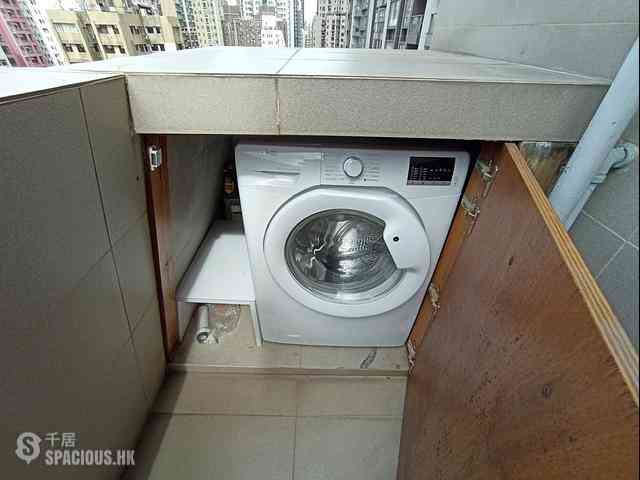 Sai Ying Pun - Tung Cheung Building 05