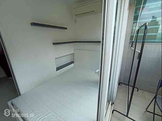 Sai Ying Pun - Tung Cheung Building 07