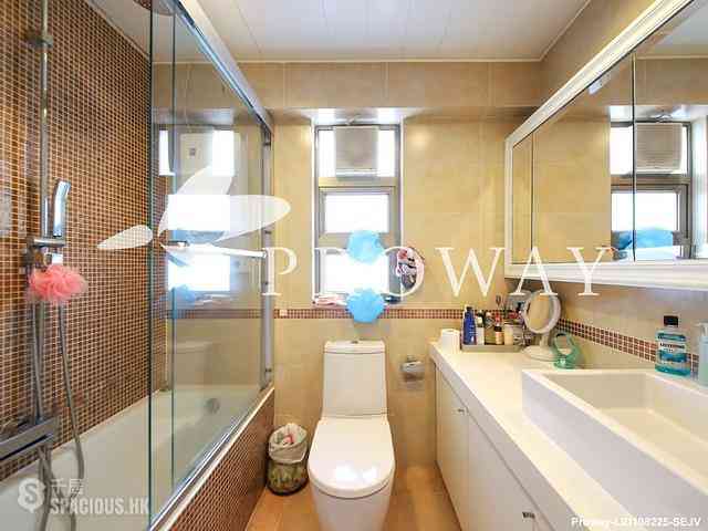 Pok Fu Lam - Baguio Villa Block 17 07