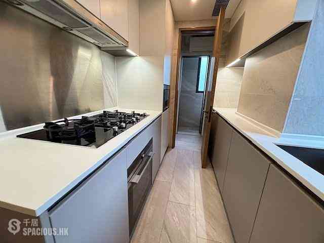 Chung Hom Kok - City Icon Block 1 03