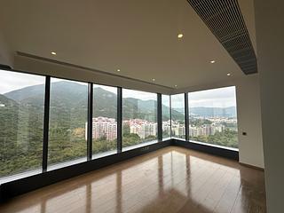 Chung Hom Kok - City Icon Block 1 07